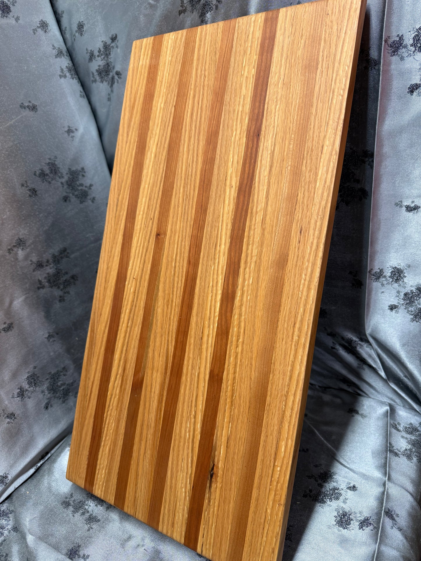 Board #133 - XL size - Red oak and American Cherry